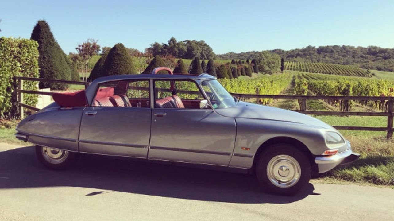 Tour privato di lusso di Bordeaux e dei vigneti in una Citroën DS Limousine Convertible del 1973