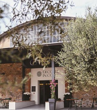 Vinprovning av viner från Trasimenosjön med lokala viner på Cantina Di Colle