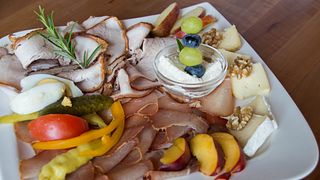 Cata de vinos y visita guiada en Weingut Hiden