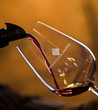 Visita y cata de vinos en la Abadía de Santa Anastasia