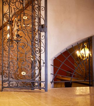 Prestige Experience : Visit and Tasting of 6 wines including 4 Premiers Crus
