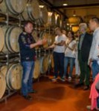 Första intryck: Vinkällartur och vinprovning på Lacerta Winery