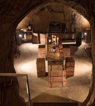 Vinos de Siena: cata de grandes vinos en una cripta etrusca | Cantina del Brunello