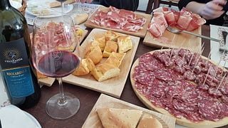 Visita y cata completa de vinos en La Veneranda