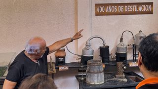 Klassisk provsmakning och destillerirundtur (Paquete 2)