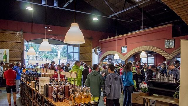 Visita turistica e degustazione di vini alle Caves Blancher