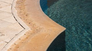 Nature et détente au bord de la piscine de Tenute Baglio Passofondo