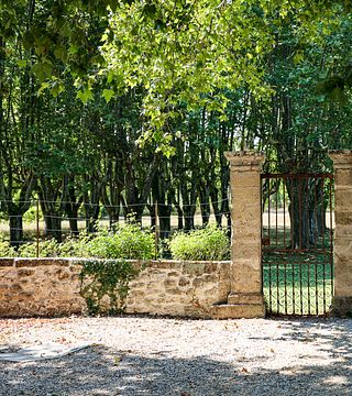 Tres enólogos: Château de Beaupré, Château La Verrerie y Château Bonisson, experiencia intensiva en vinos finos de Provenza y descubra la región vinícola más antigua de Francia.