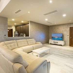 Soggiorno in villa presso l'azienda vinicola Cattunar