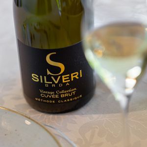 Cata de vinos y visita guiada en Silveri