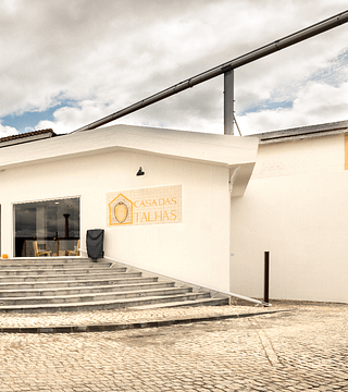 Degustazione di vini premium con snack locali