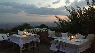 Mittag- oder Abendessen im Shabby-Chic-Stil am Ätna | Podere Dell'Etna Segreta