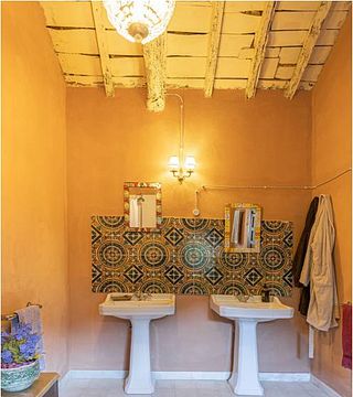 Übernachtung, Wein und Frühstück im Fabrica de Hojalata