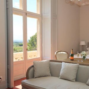 Escapada de vino en las suites y apartamentos del Château Les Carrasses