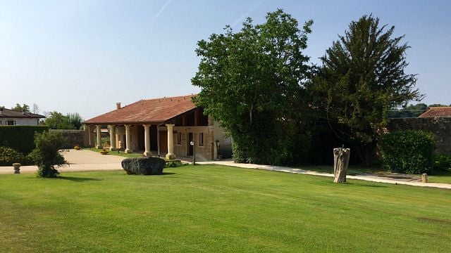 Charmig bondgårdsvistelse med pool på La Pria Winery