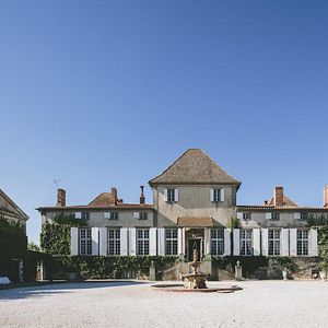 Disfrute de una estancia de lujo con una magnífica vista de los viñedos en el Château de Paraza