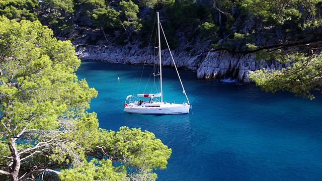 Cassis Village Tour, Calanques båttur och Provence viner från Aix