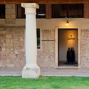 Ferme prestigieuse dans la cave avec piscine de la cave La Pria