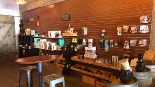 Degustazione di vini e visita alla cantina Negociant