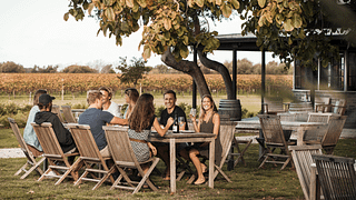 Puerta de la bodega de Matawhero Wines