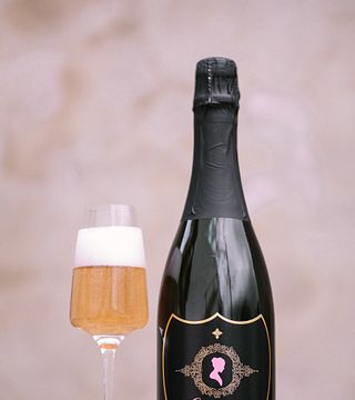 Degustación de vinos con delicias locales