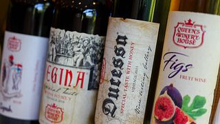 Cata de vinos y visita guiada en Queen's Winery House