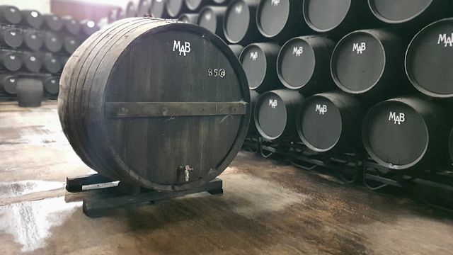 Visita Guiada y Cata de Vinos y Tapas Típicas Andaluzas en Bodega Del Marco