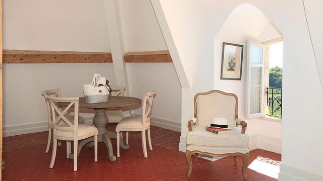 Pausa para vinho em suítes e apartamentos no Château Les Carrasses