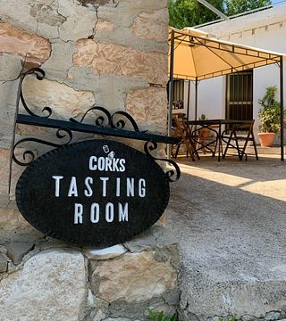 Scopri il vino nella sala di degustazione privata