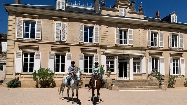 Cykeltur, vinprovning och rundtur på Chateau des Ravatys