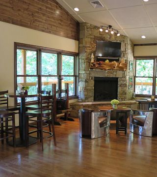 Roaring River Vineyards