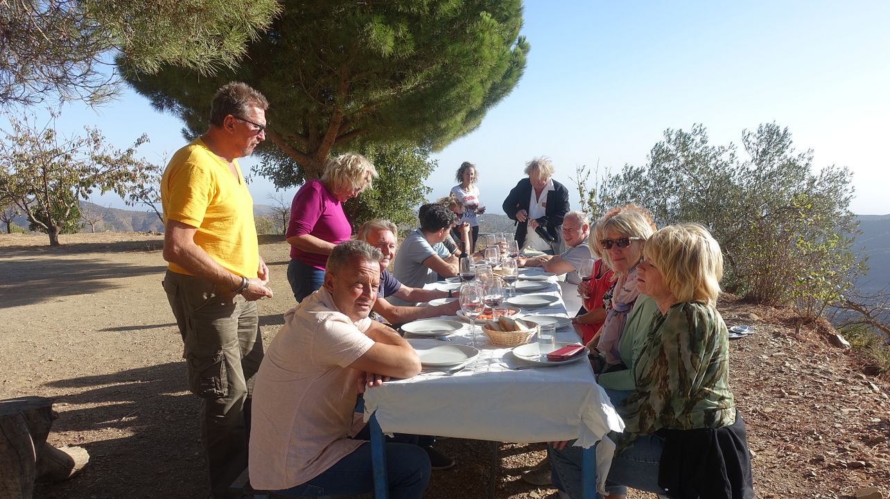 À la découverte des montagnes sauvages de Malaga : une expérience autour du vin et du sanglier
