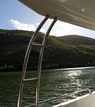 Crucero privado en barco con cata de vinos