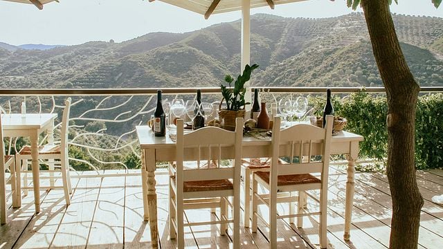 Visita guiada privada de hierbas y vino