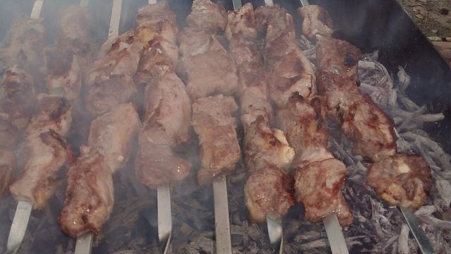 Cata de vinos y preparación de barbacoa (cena) en la bodega Rostomaant Marani