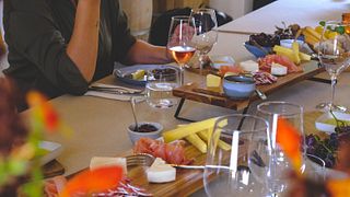 Sensation of the Atlantic: goditi il tour della cantina e la degustazione di 3 vini abbinati a formaggi locali 