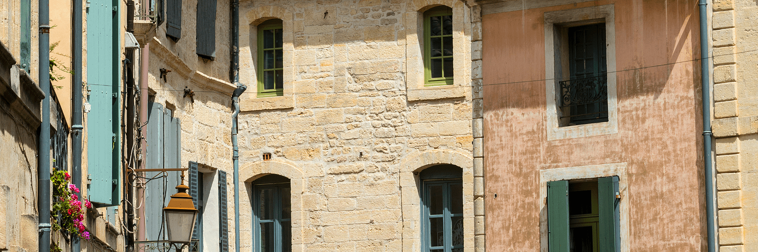 Uzes