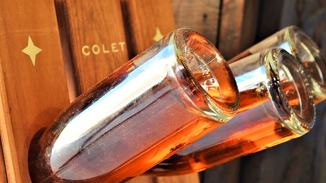 Populär vinprovning och vingårdstur på Colet