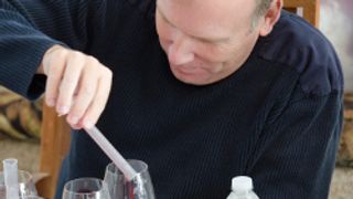 Lezione di miscelazione del vino