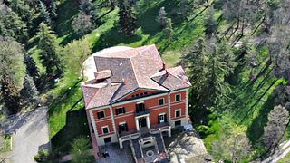 Cata de vinos y visita a la bodega Palazzona Di Maggio.