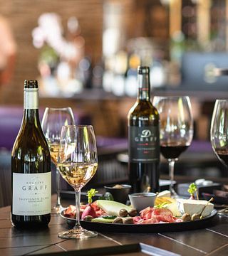 Dégustation et visite de vins haut de gamme au domaine Delaire Graff