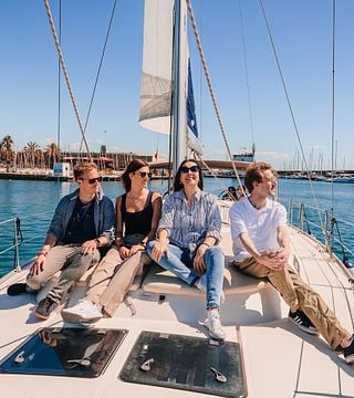 Segelabenteuer von Barcelona zu den Weinbergen, Weingutbesichtigung und Weinprobe