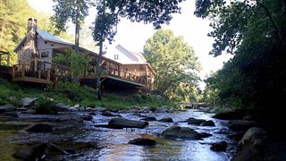 Roaring River Vineyards