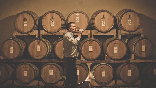 Degustação de vinhos populares e tour no Le Carline