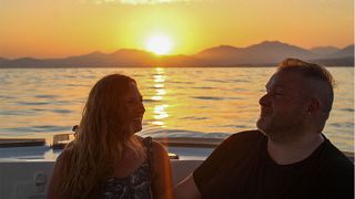 Weinprobe bei Sonnenuntergang