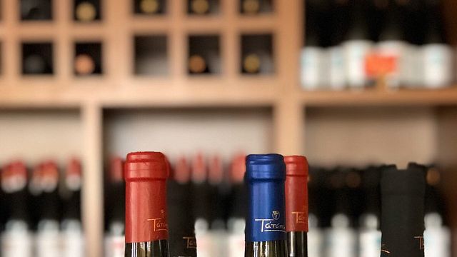 Weinprobe von 5 Sorten und Führung durch das Weingut und den Weinkeller