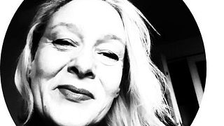 Eva-Simone, your multi lingual wine guide in Romania