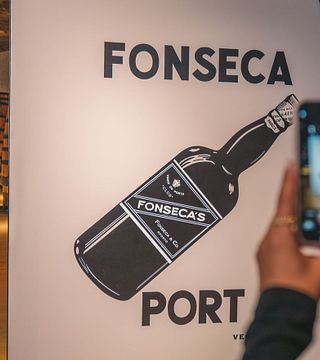 Källartur, provsmakning och fadoshow på Fonseca