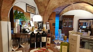 A Poker of Wines: Tour & Tasting Among the Best of Tuscan Organic Wines