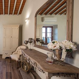 Fique em lindos apartamentos de Borgo Argiano | Tenuta Cappellina